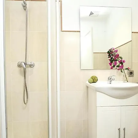 Fantastic In A Quiet Area Near By Renthousing Villa *