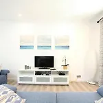 Βίλα Fantastic In A Quiet Area Near By Renthousing