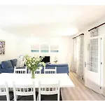 Βίλα Fantastic In A Quiet Area Near By Renthousing